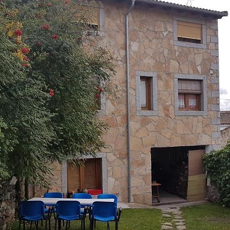 בית הארחה נאבארדונדה דה גרדוס 	Casa Rural El Casillo Del Abuelo Goyo מראה חיצוני תמונה
