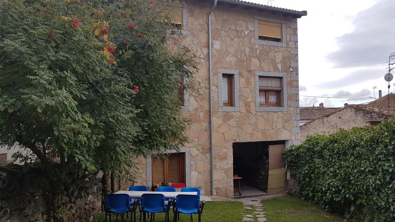 בית הארחה נאבארדונדה דה גרדוס 	Casa Rural El Casillo Del Abuelo Goyo מראה חיצוני תמונה