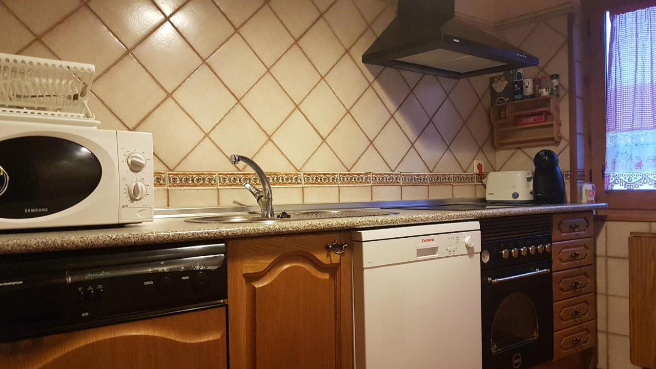 בית הארחה נאבארדונדה דה גרדוס 	Casa Rural El Casillo Del Abuelo Goyo מראה חיצוני תמונה